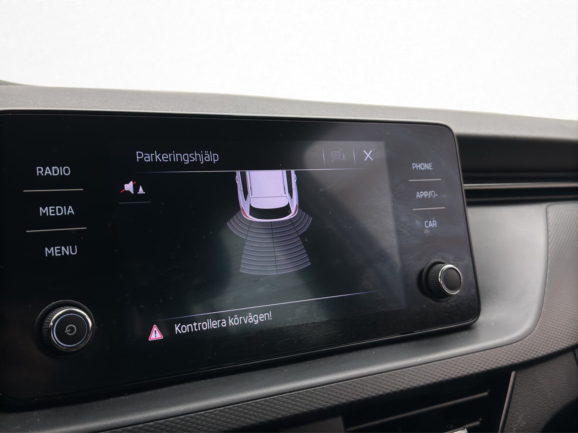 Skoda Kamiq 1.0 115hk Ambition Sensorer CarPlay Lane-Assist