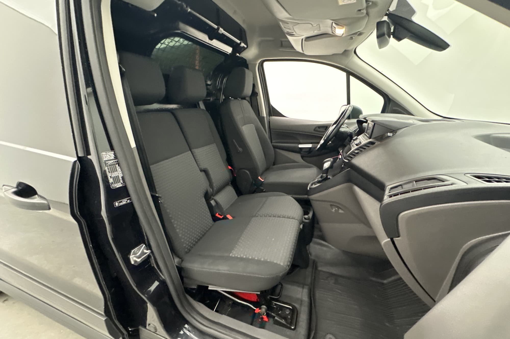 Ford Transit Connect LWB Värmare Drag V-inredd B-Kamera Moms