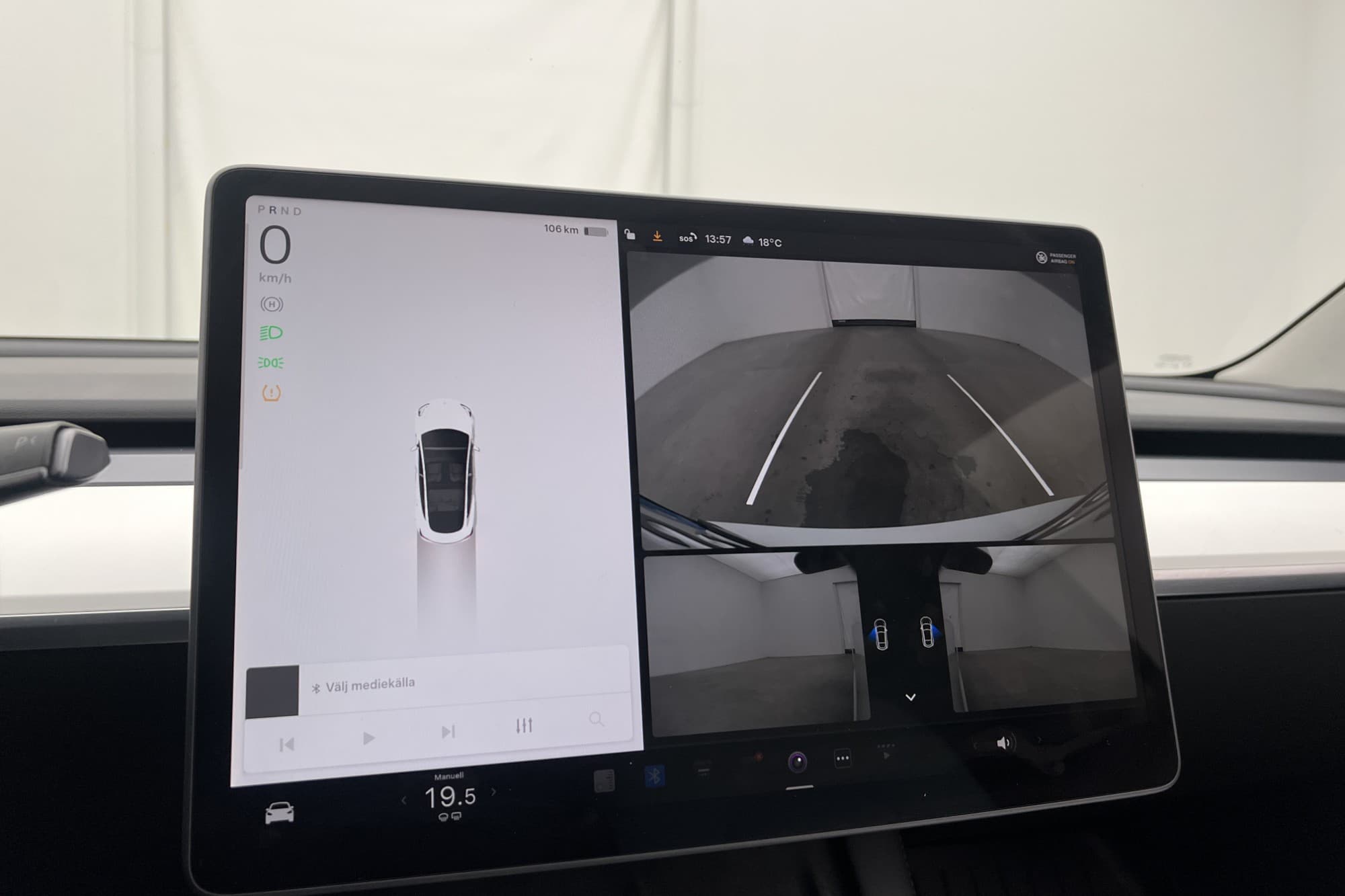 Tesla Model 3 Performance Autopilot Svensksåld Ljus-interiör