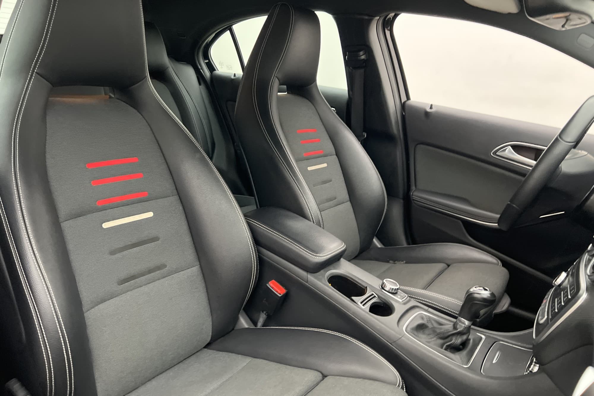 Mercedes-Benz A180 122hk AMG Kamera Keyless CarPlay