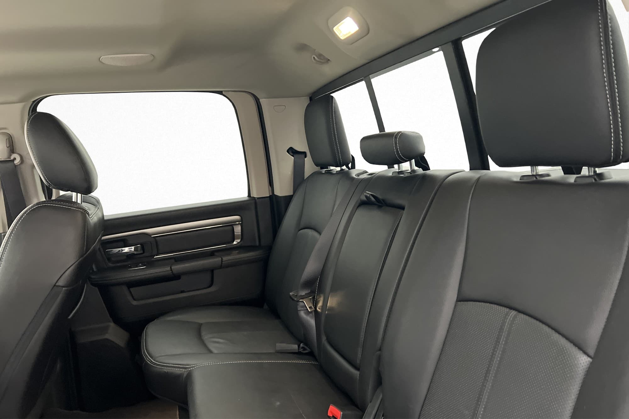 Dodge RAM Sport 5.7 4x4 395hk Luftfjädring Drag Skinn Kamera