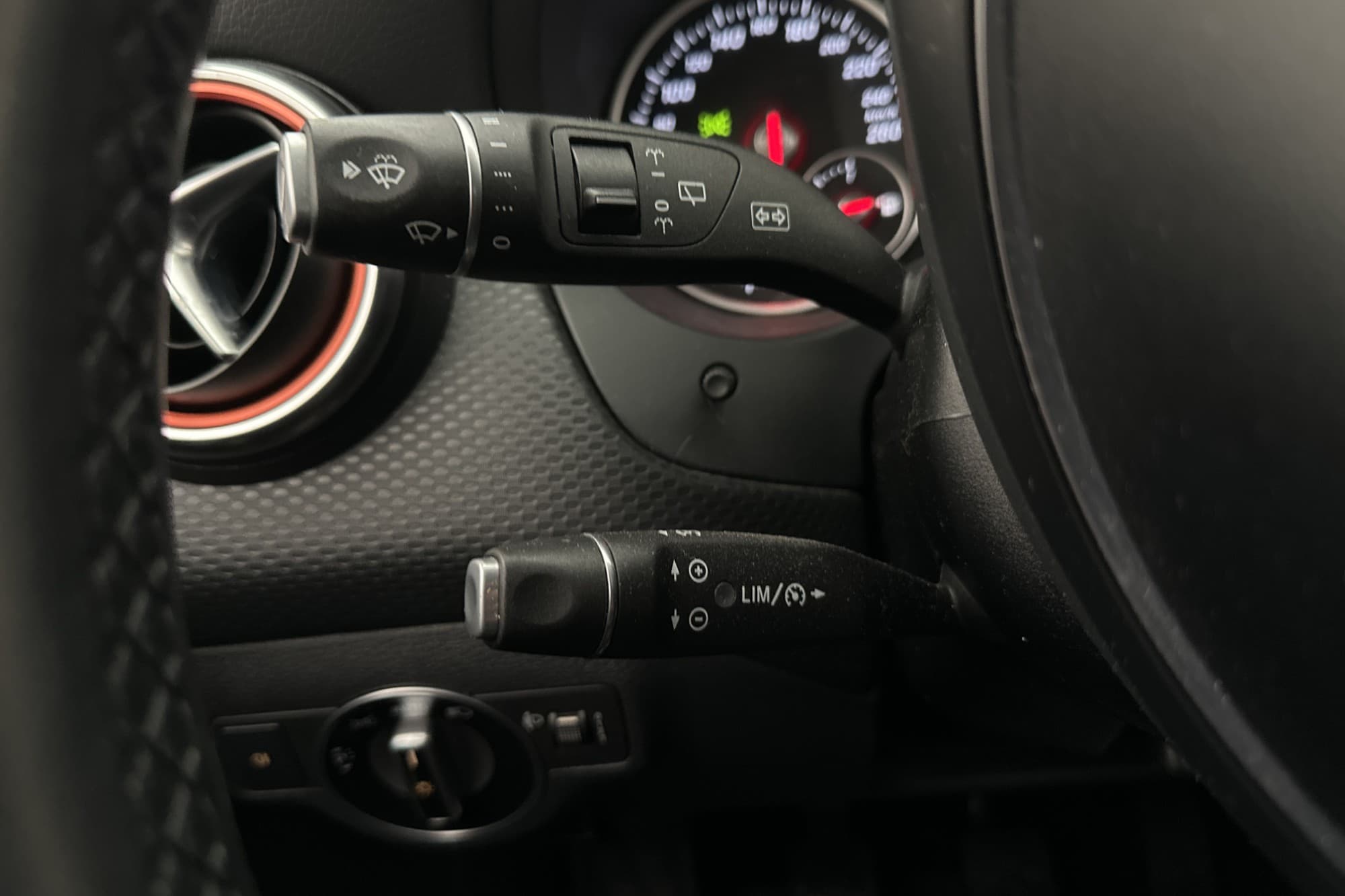 Mercedes-Benz A180 AMG Backkamera CarPlay Keyless