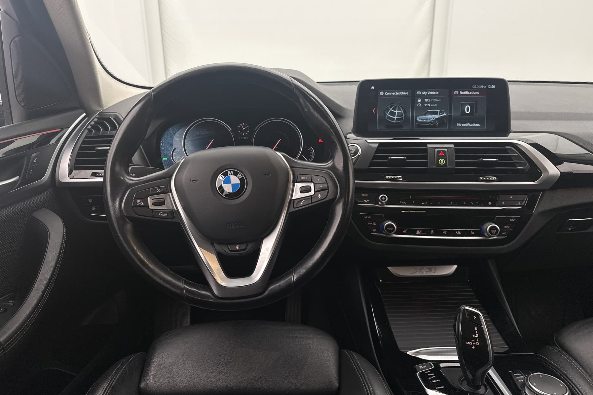 BMW X3 xDrive20d Xline Cockpit HiFi Navi Display-Key Drag