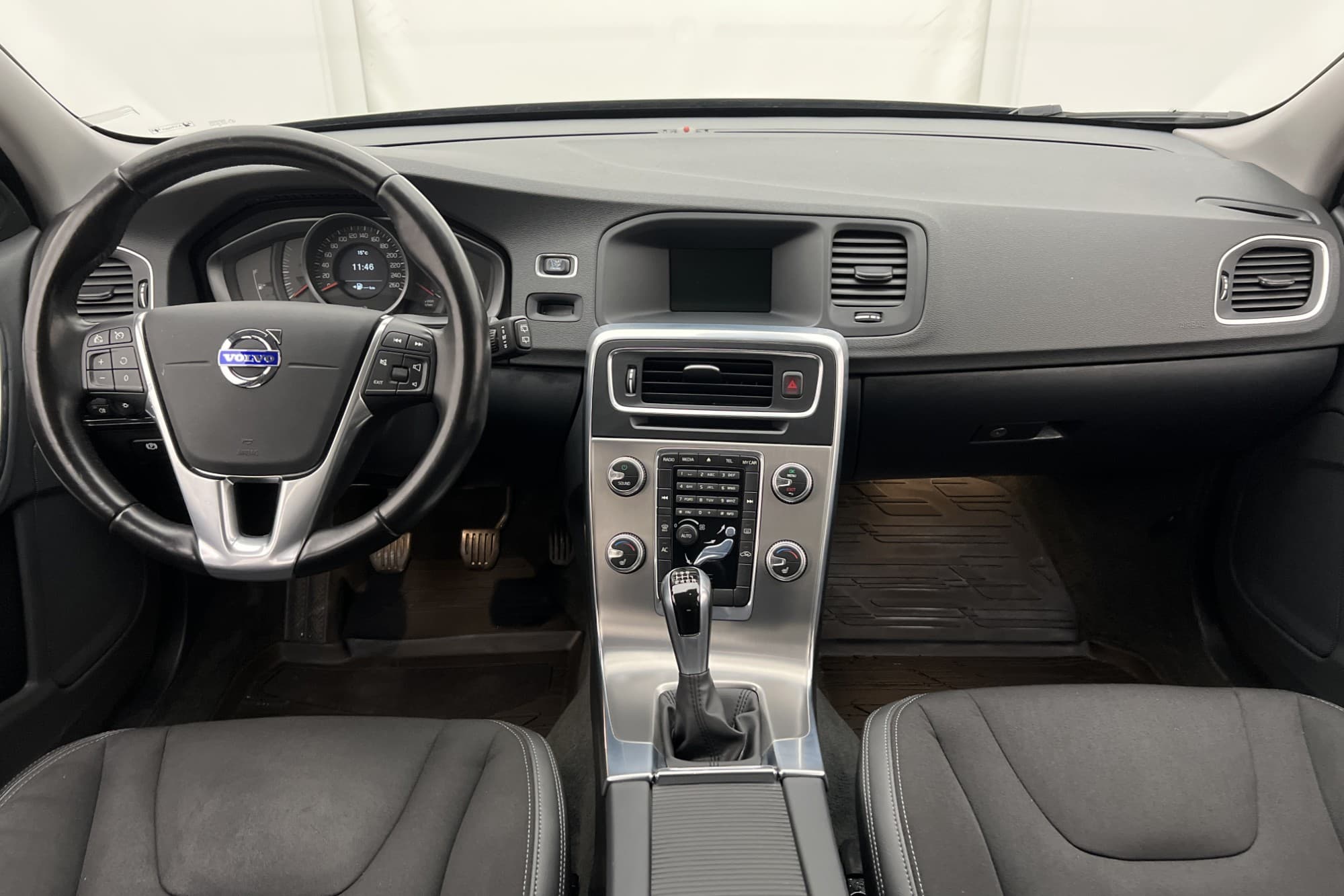 Volvo V60 D2 120hk Momentum Värmare VOC Dragkrok Rattvärme