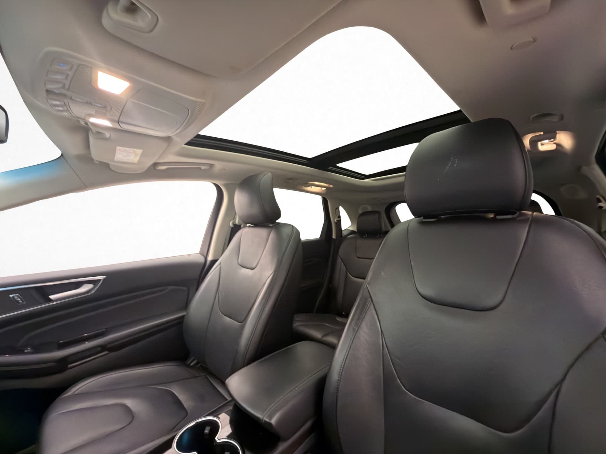 Ford Edge 2.0 Bi-Turbo AWD 210hk Titanium Pano Värmare Drag
