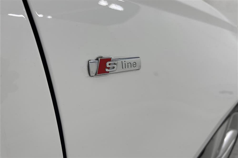 Audi A6 2.0 TDI 190hk Quattro S-Line Värmare Dragkrok Matrixinteriör