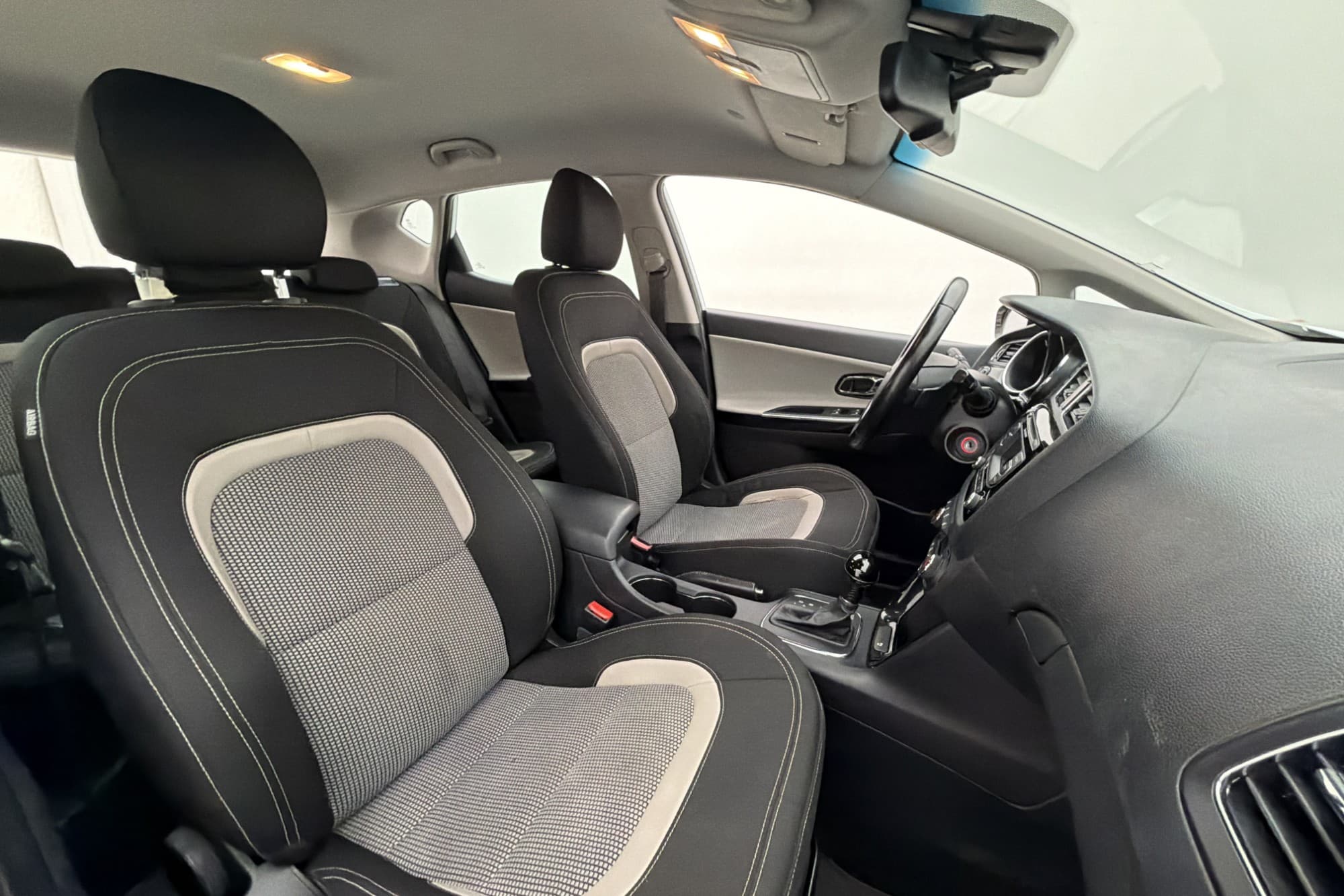 Kia Ceed 1.6 128hk Comfort P-Sensorer Rattvärme Farthållare