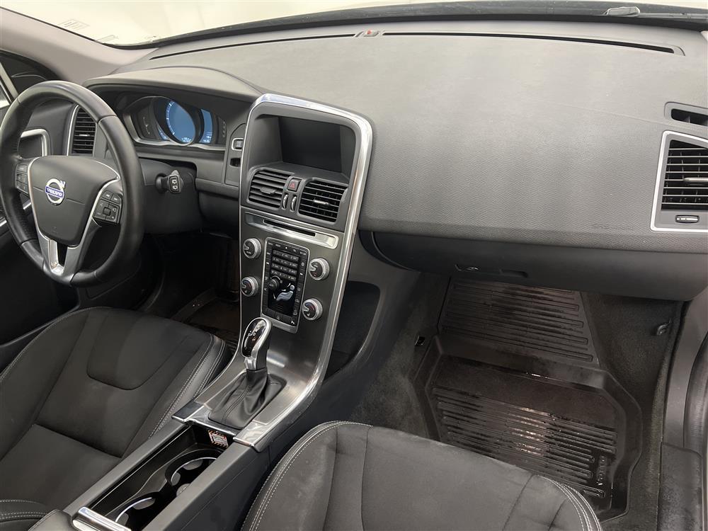 Volvo XC60 D4 AWD 190hk Momentum VOC D-värm Drag 0,57L/milinteriör