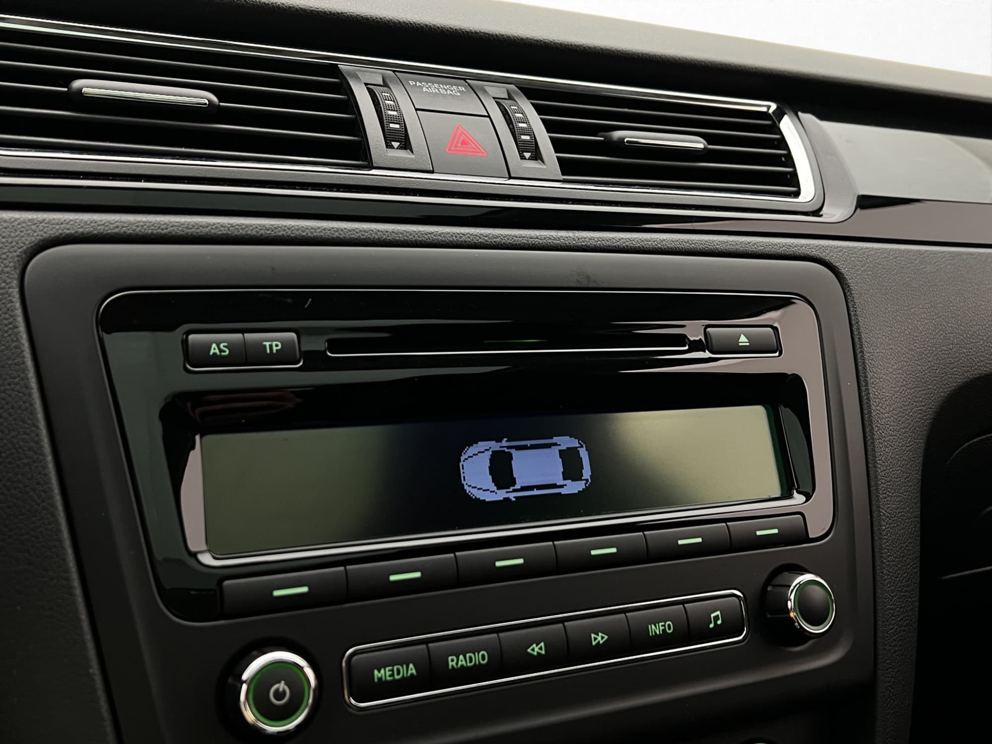 Skoda Rapid TSI 122hk Style Plus Panorama Sensorer Farthåll