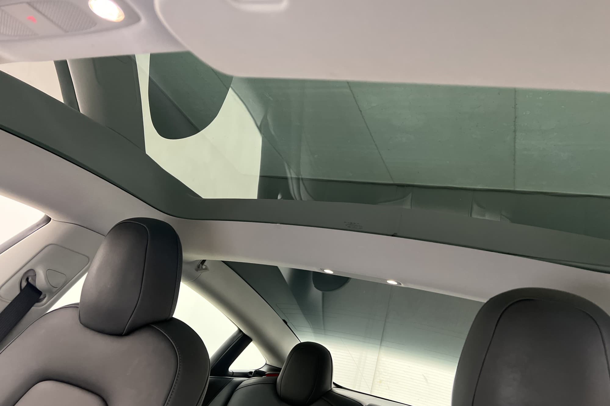 Tesla Model 3 Longe Range AWD Autopilot Svenksåld MOMS