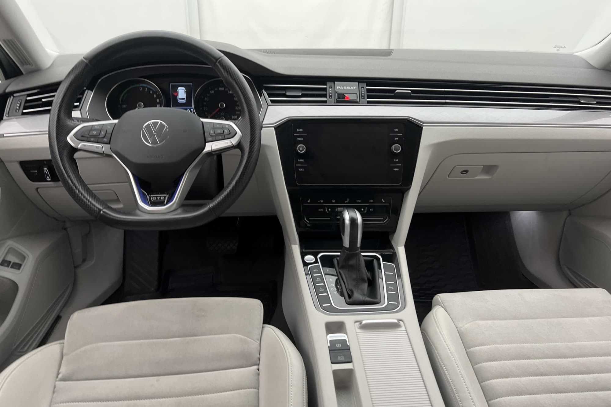 Volkswagen Passat GTE 218hk Kamera Navi CarPlay Drag MOMS