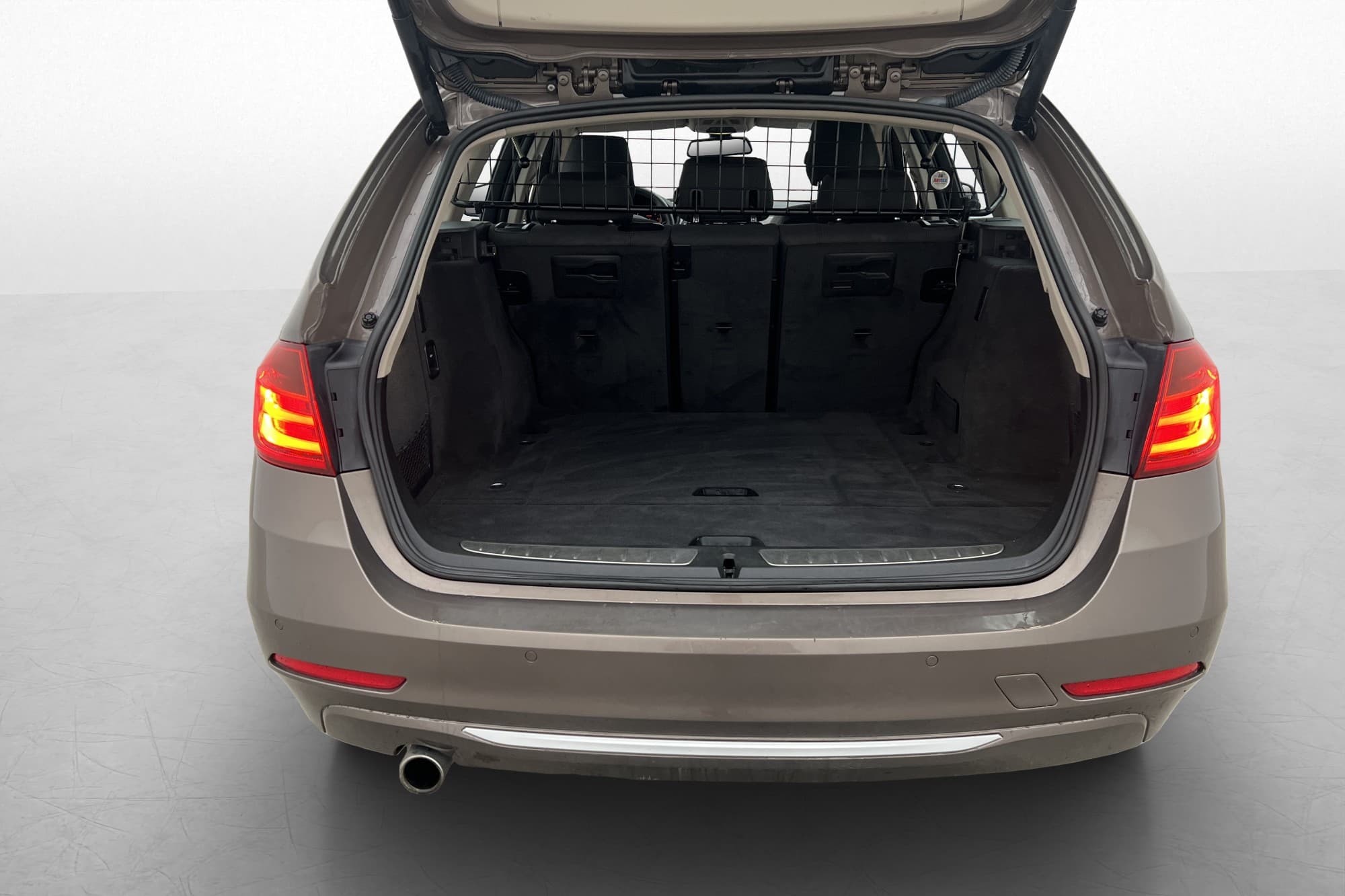 BMW 320 d 184hk Halvskinn P-Sensorer 2-Zons 0,47L/Mil