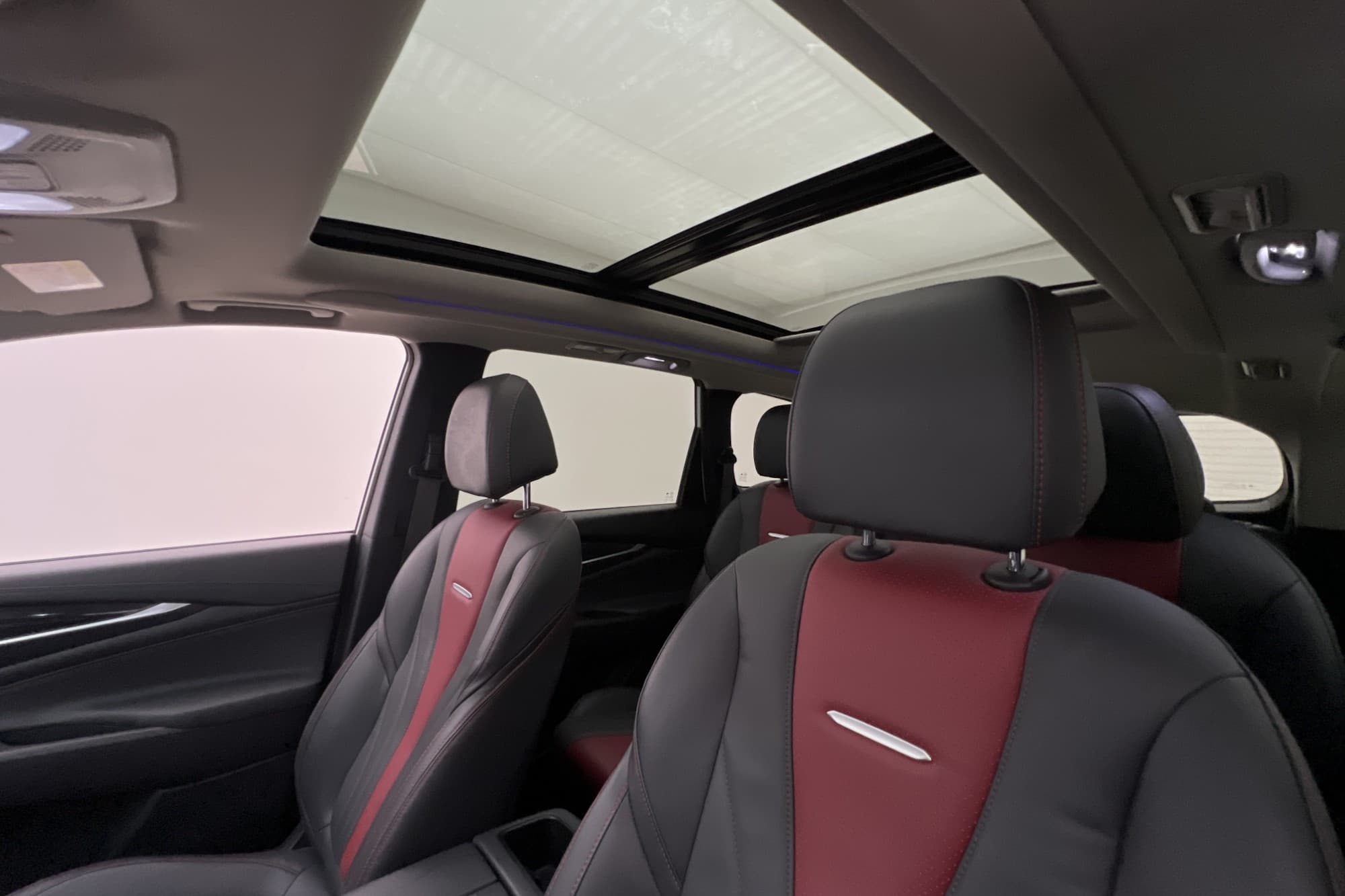 Maxus Euniq 5 70 kWh 177hk 7-Sits Pano Cockpit 360° Skinn