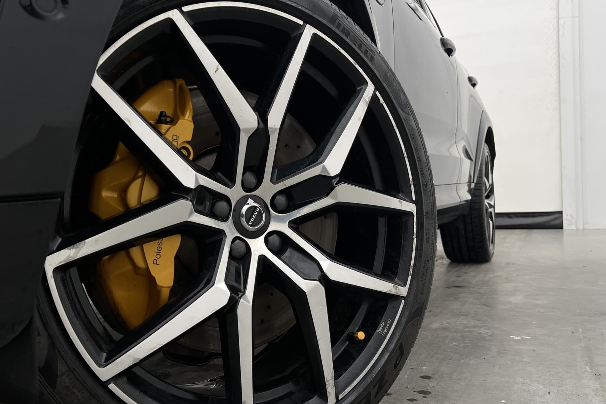 Volvo XC60 Recharge T8 AWD R-Design B&W Pano 360° HuD P-Värm