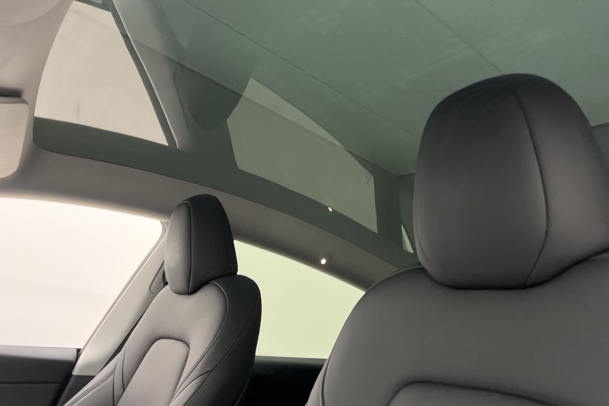 Tesla Model Y Standard Range Dragkrok Autopilot En-Brukare