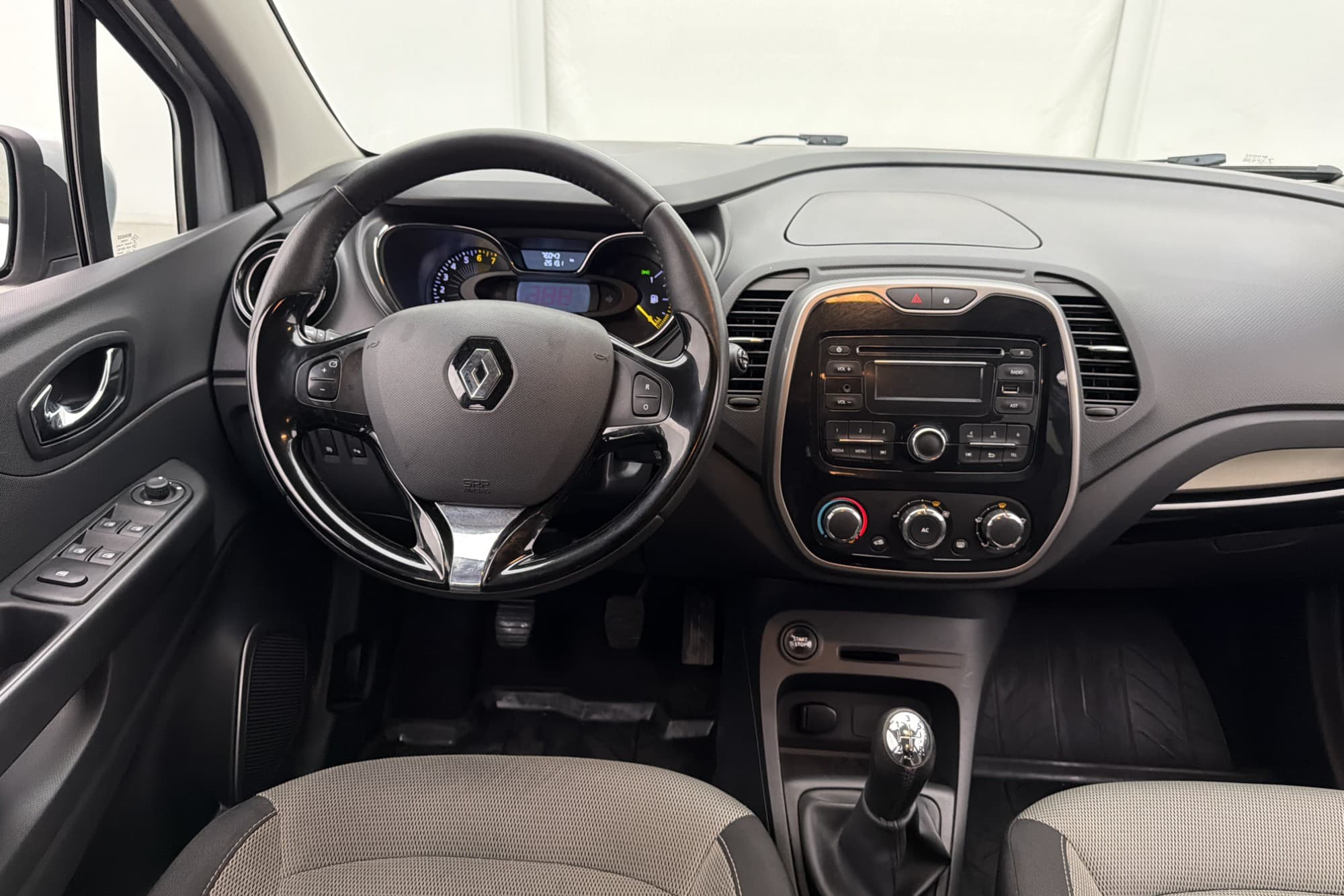 Renault Captur 0.9 TCe Manuell 90hk Expression P-Sensorer