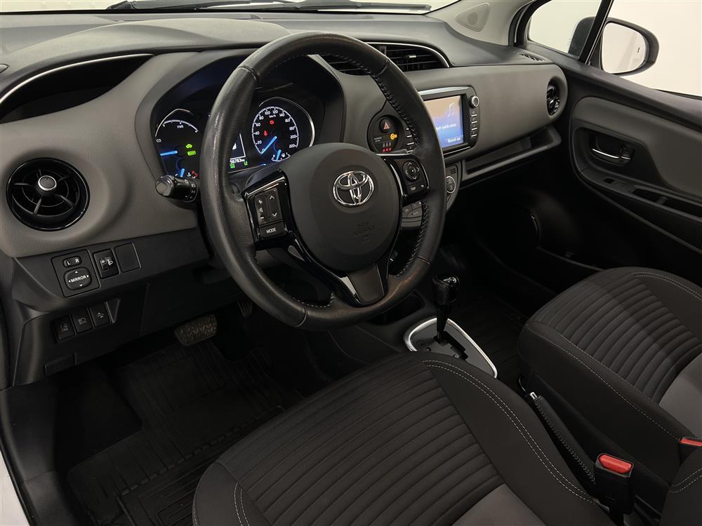 Toyota Yaris 1.5 Hybrid 101hk B-Kam L-Assist Låg Skatt