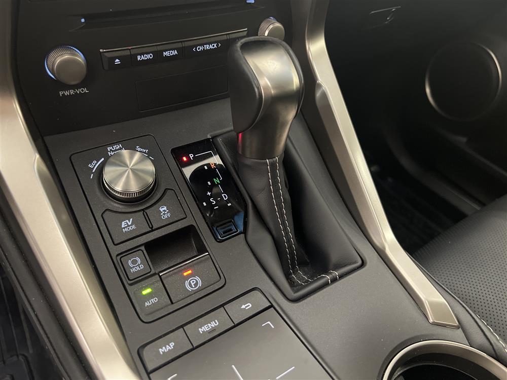 Lexus NX 300h AWD 197hk Navi B-kam P-sensor Välservad MOMSinteriör