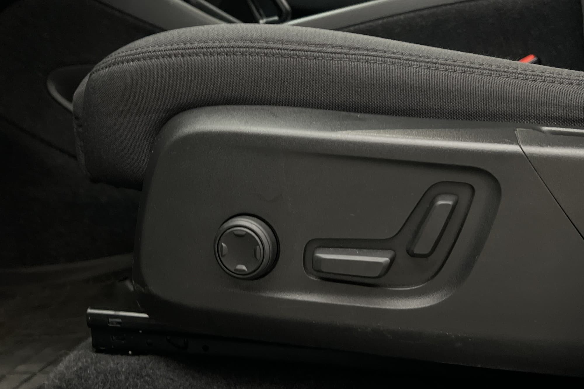 Volvo XC40 Recharge Single Motor Plus Värmare Kamera CarPlay