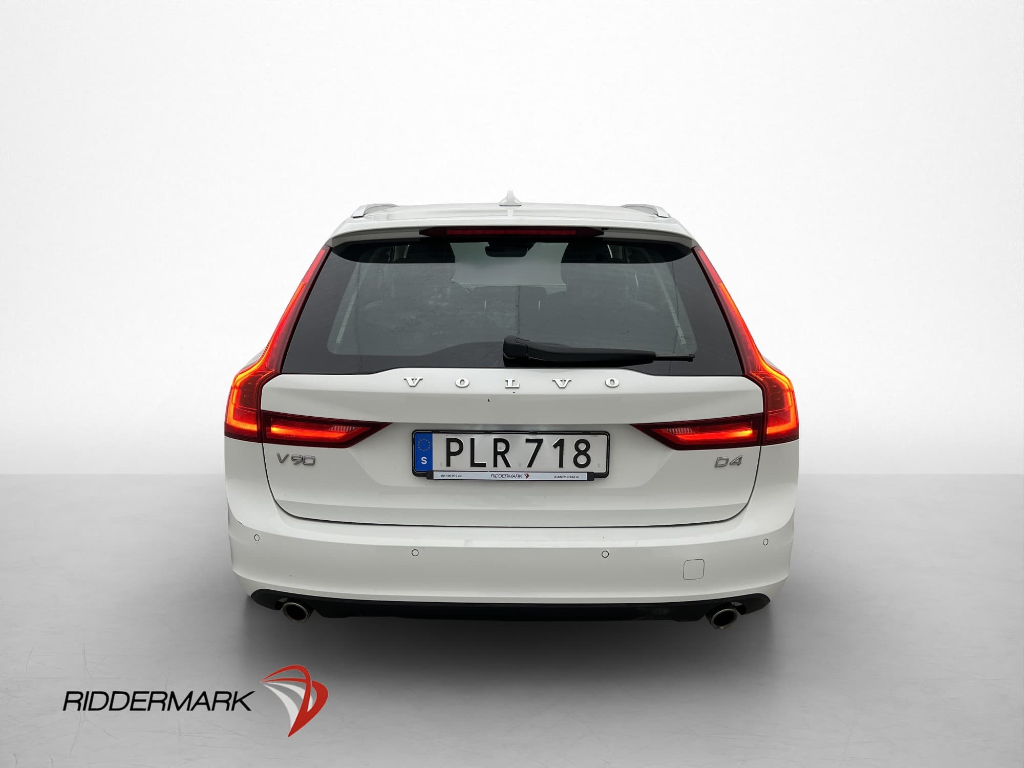 Volvo V90 D4 Momentum Navi P-sensorer Adapt-fart Skinn/Tyg
