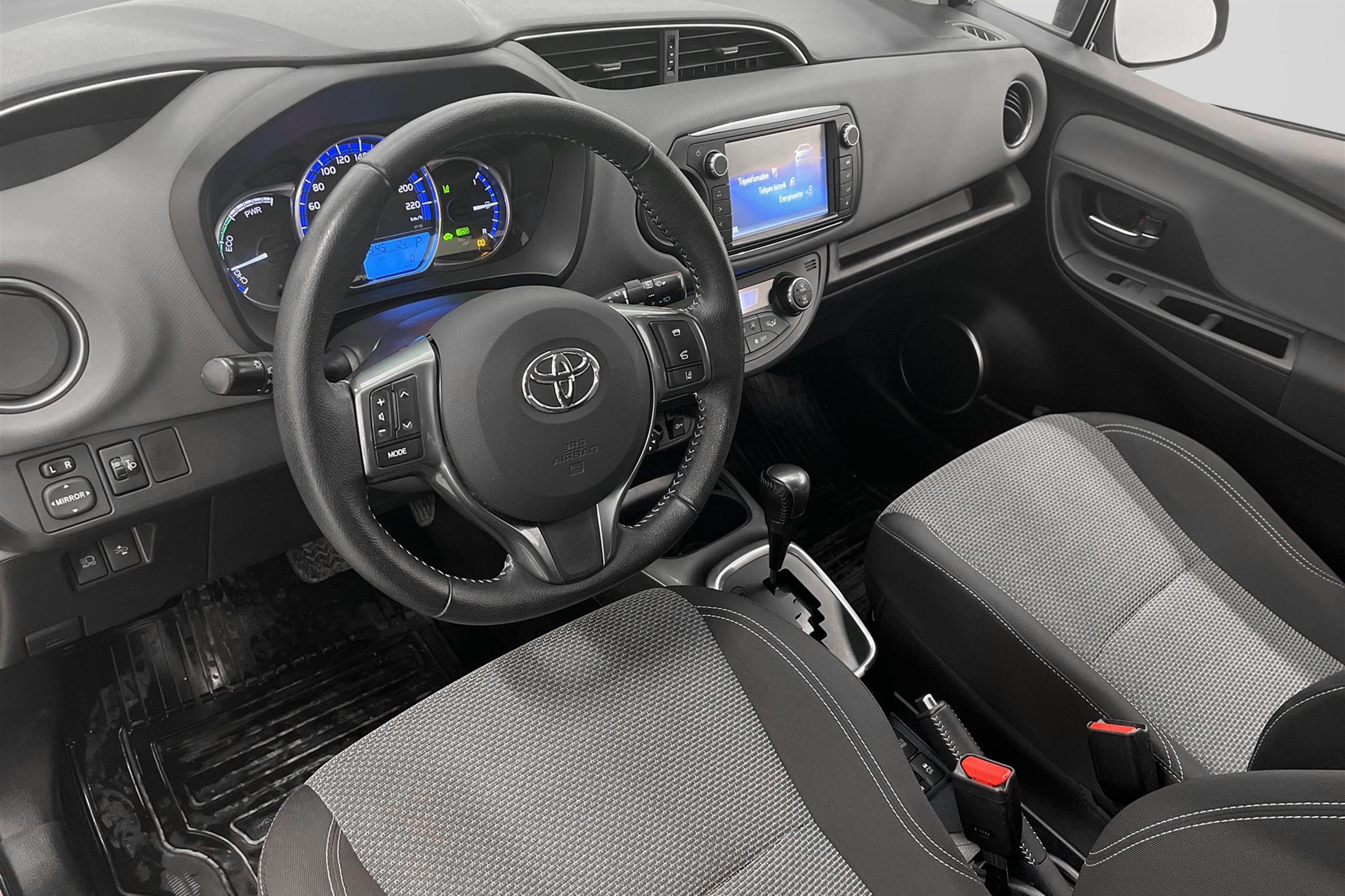 Toyota Yaris Hybrid e-CVT 101hk  B-Kamera Nyservad 0,33L/mil