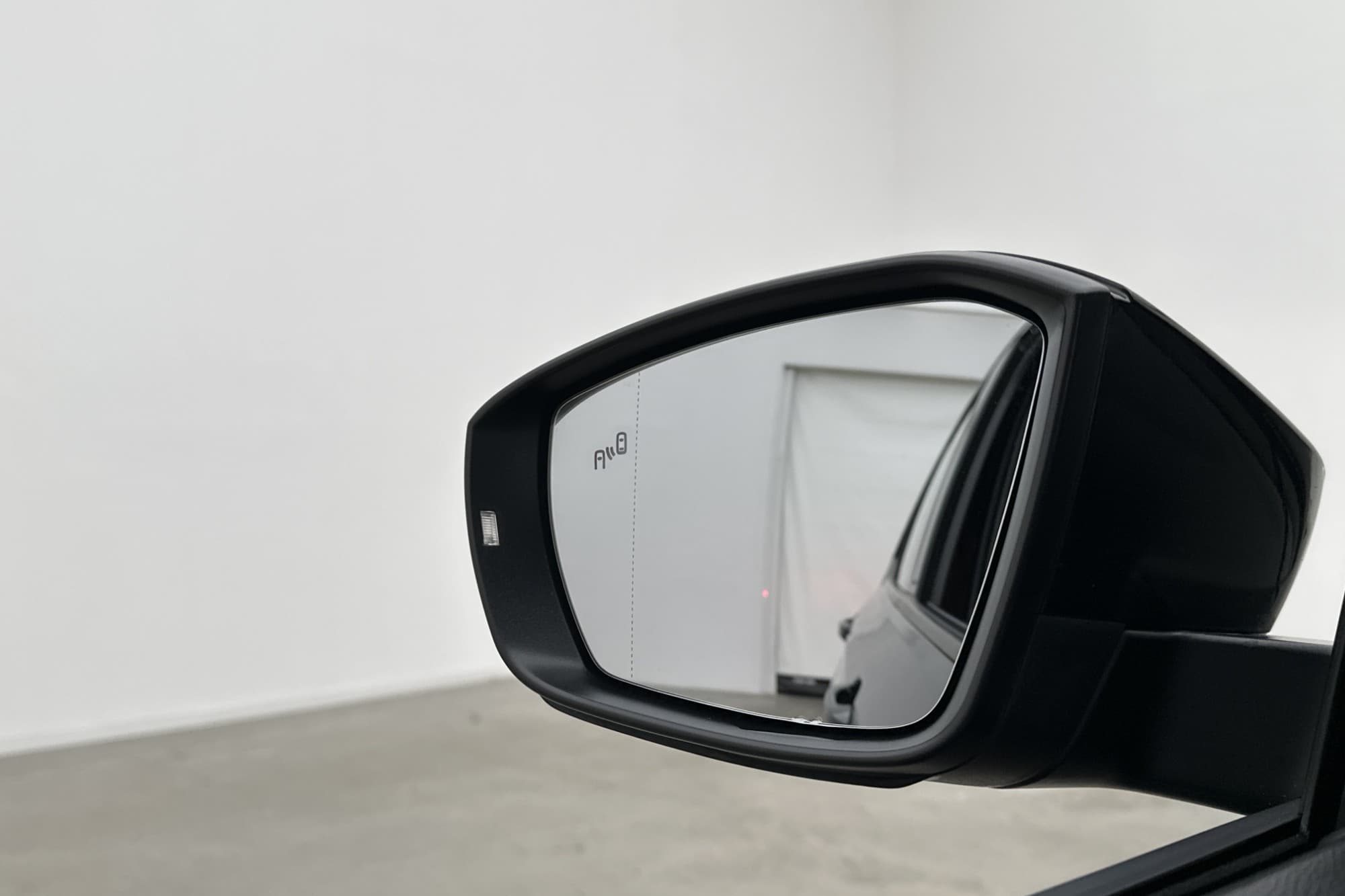 Volkswagen T-Cross 1.0 TSI 95hk Komfort P-Sensorer Låg Skatt