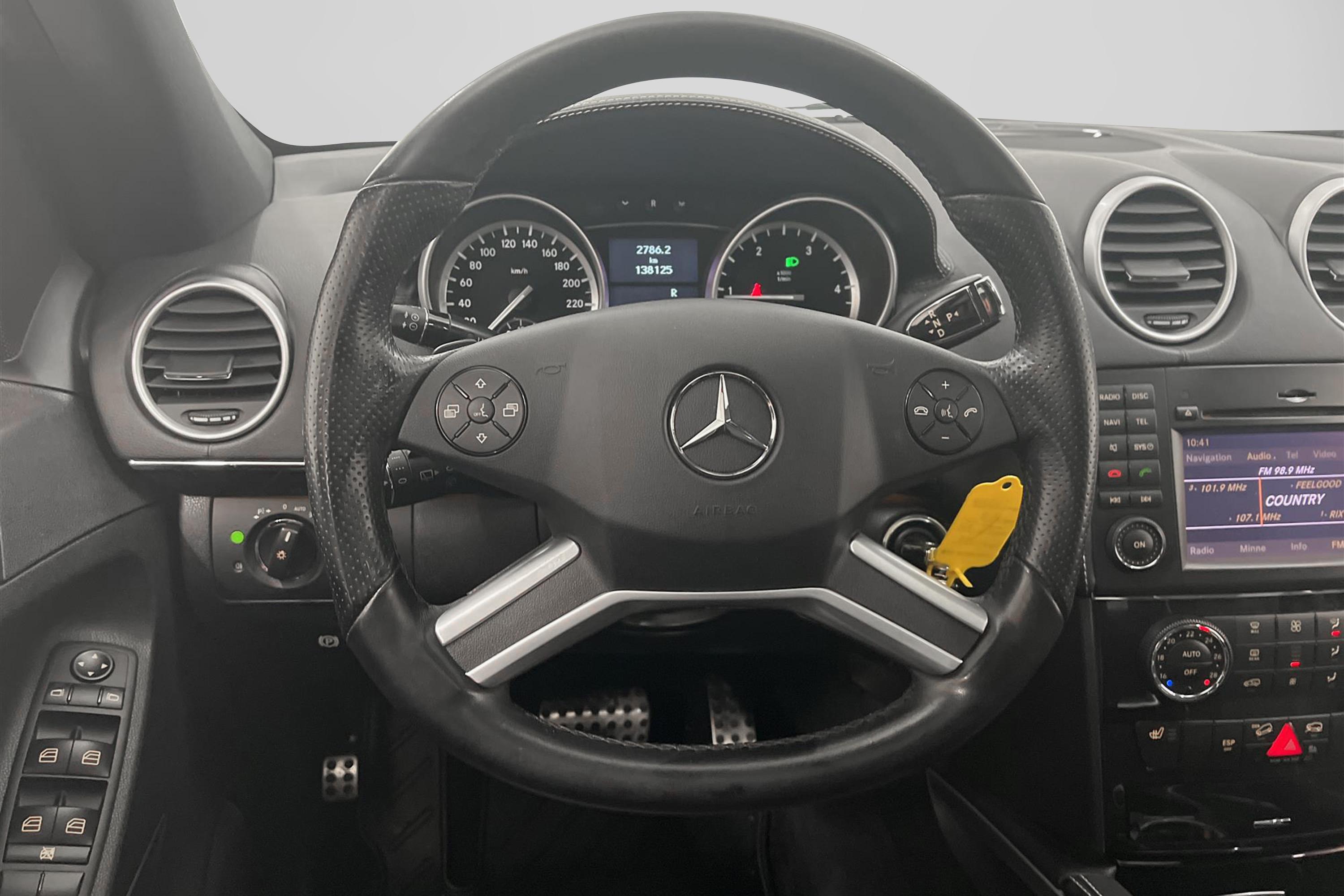 Mercedes-Benz ML 350 CDI 4M 231hk Värmare Taklucka Navi Drag