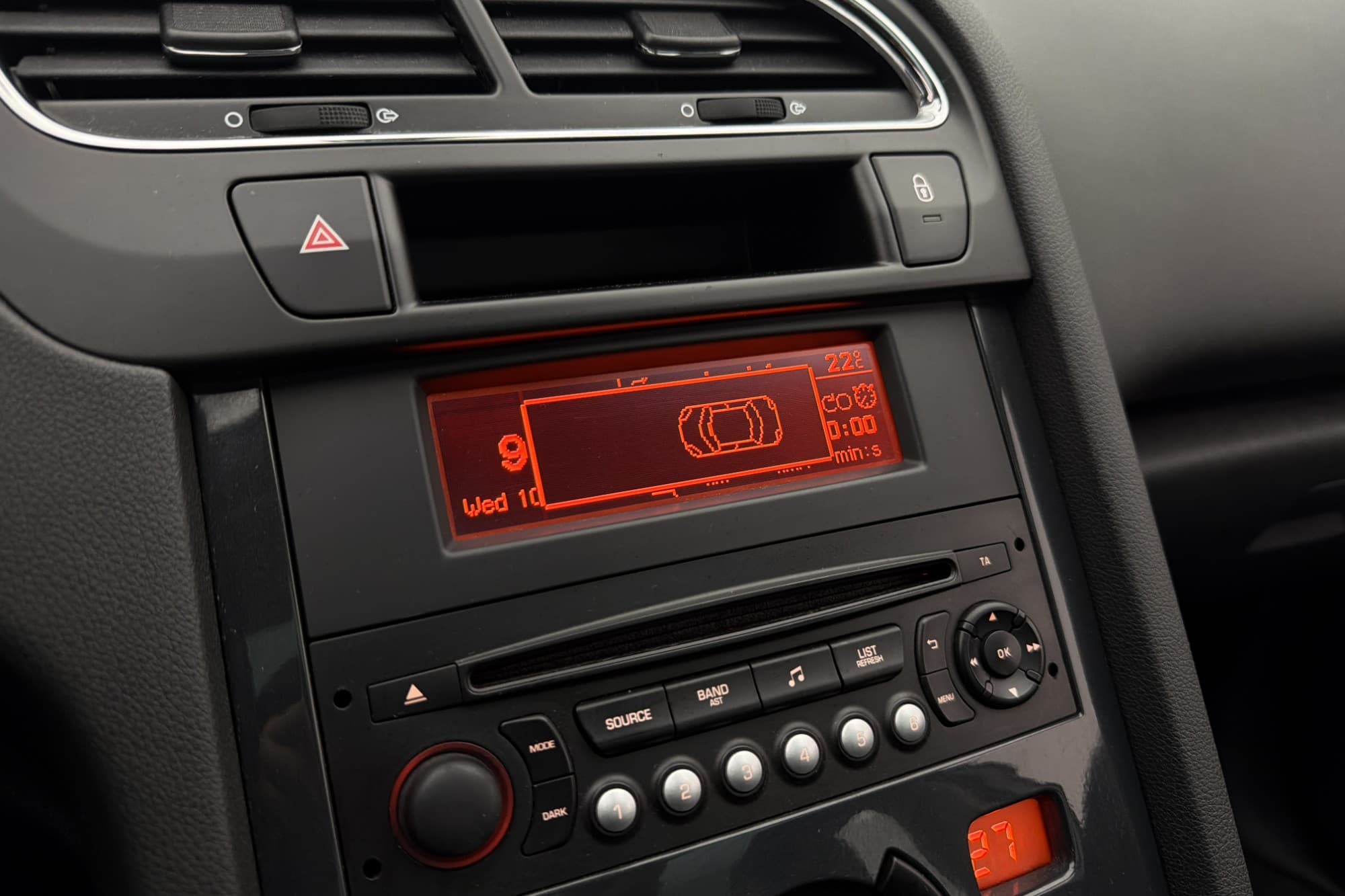 Peugeot 5008 120hk 7-Sits Pano M&K-Värmare P-Sensorer Drag