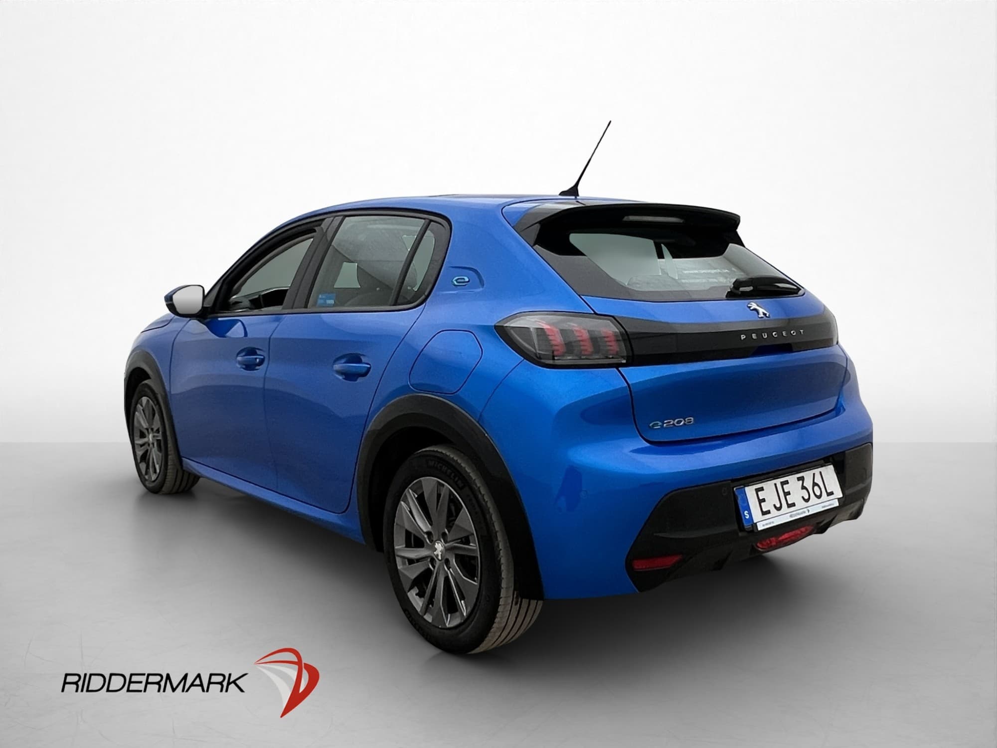 Peugeot E-208 136hk Pano CarPlay P-Sensorer Keyless LED
