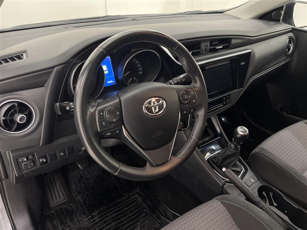 Toyota Auris 1.2T TS 116hk Navi B-kam Välservad 0,57l/milinteriör