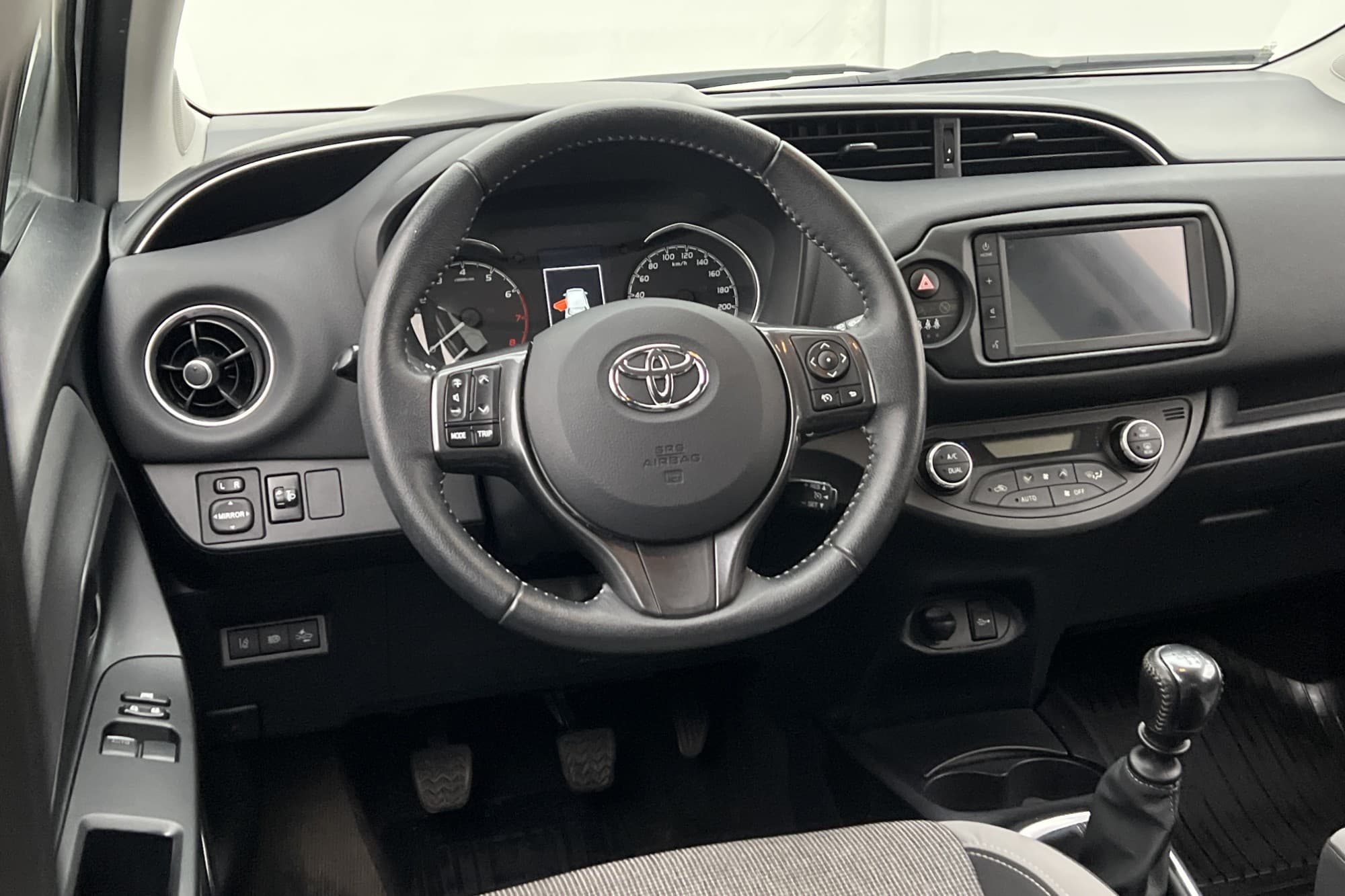 Toyota Yaris 1.5 111hk Y20 Kamera Farthållare Lane-Assist