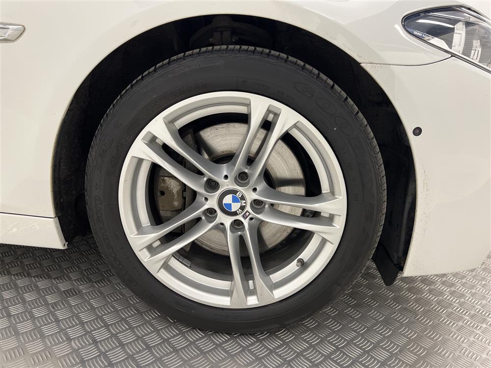 BMW 530d xDrive 258hk M-Sport Panorama Harman/Kardon HUD interiör