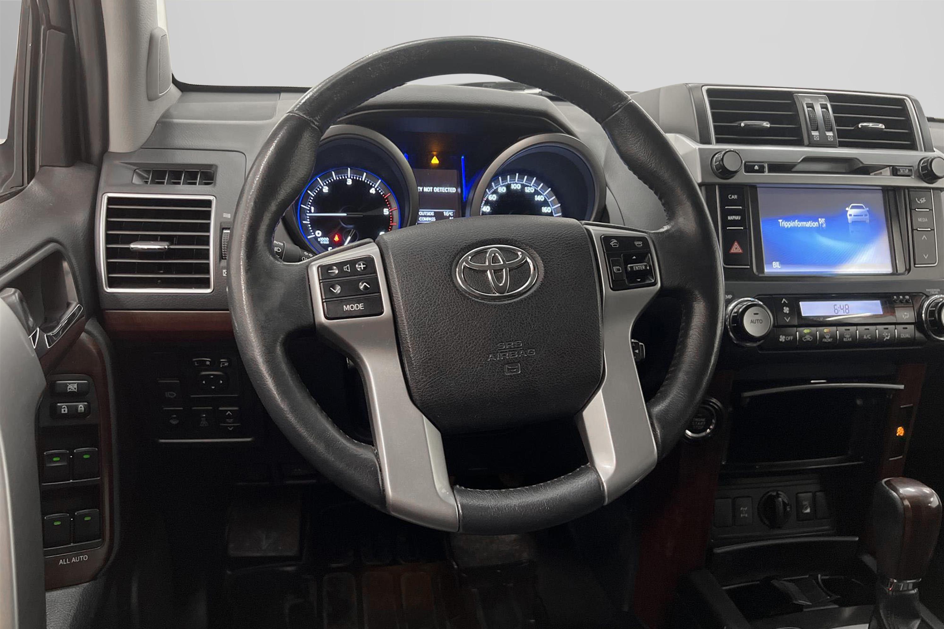 Toyota Land Cruiser Prado 4WD 190hk 7 Sits B-Kam Skinn