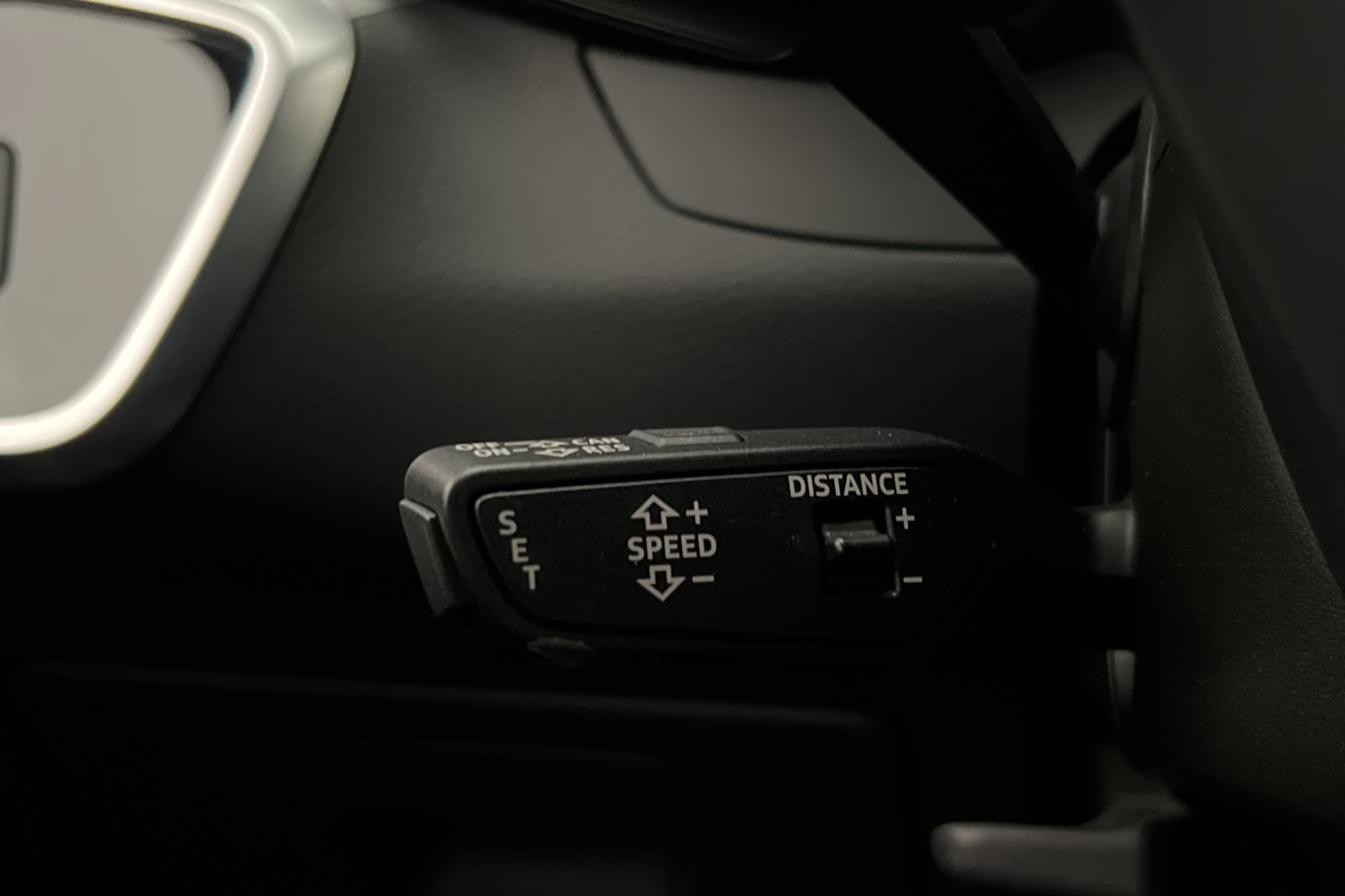 Audi A6 55 TFSI e Q S Line Cockpit Sensorer Navi Drag MOMS