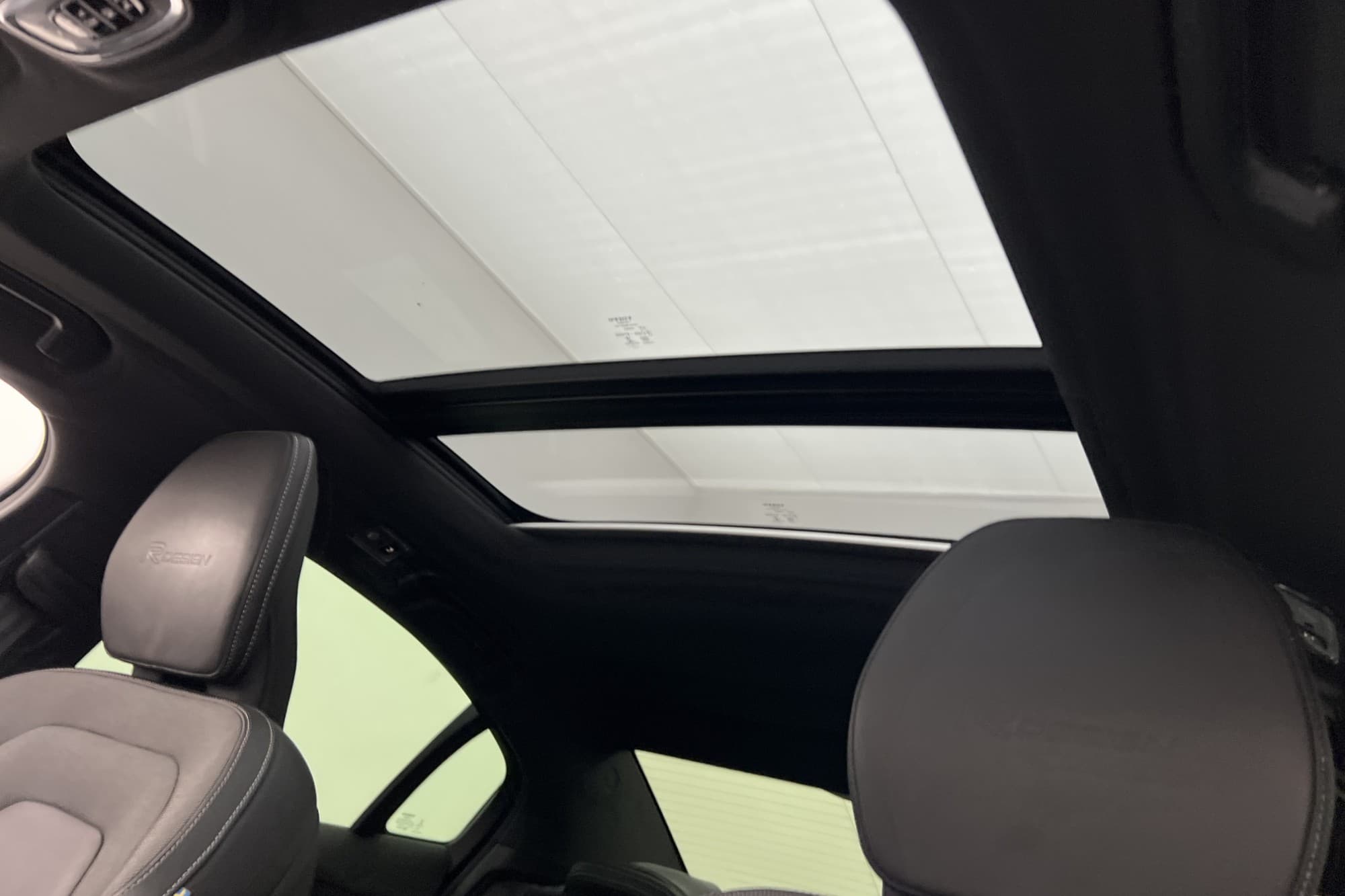 Volvo S60 T5 AWD R-Design VOC Taklucka H/K HUD 360° Värmare