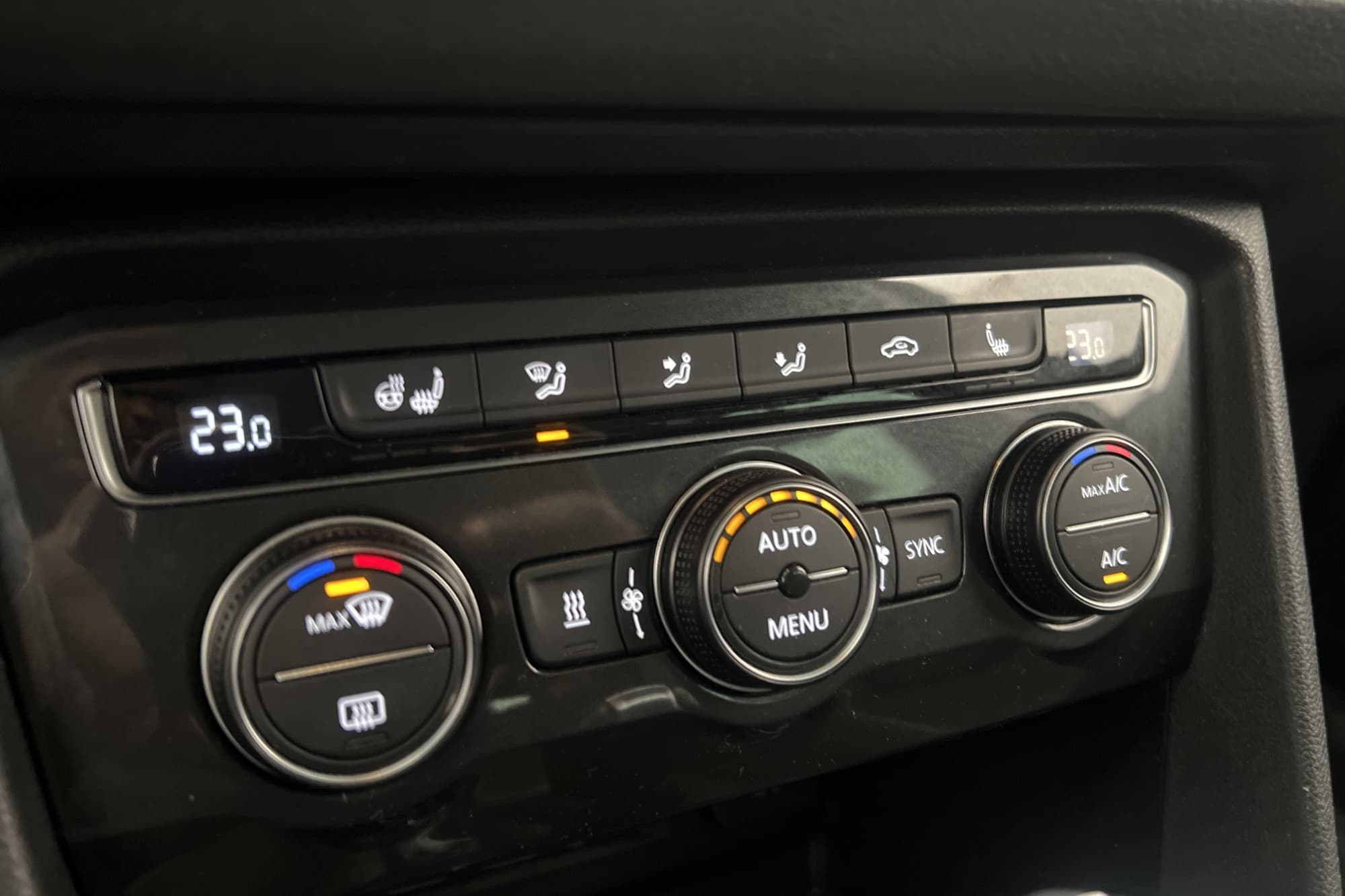 Volkswagen Tiguan 2.0 TSI 4M Värmare Kamera Adapt-fart Drag