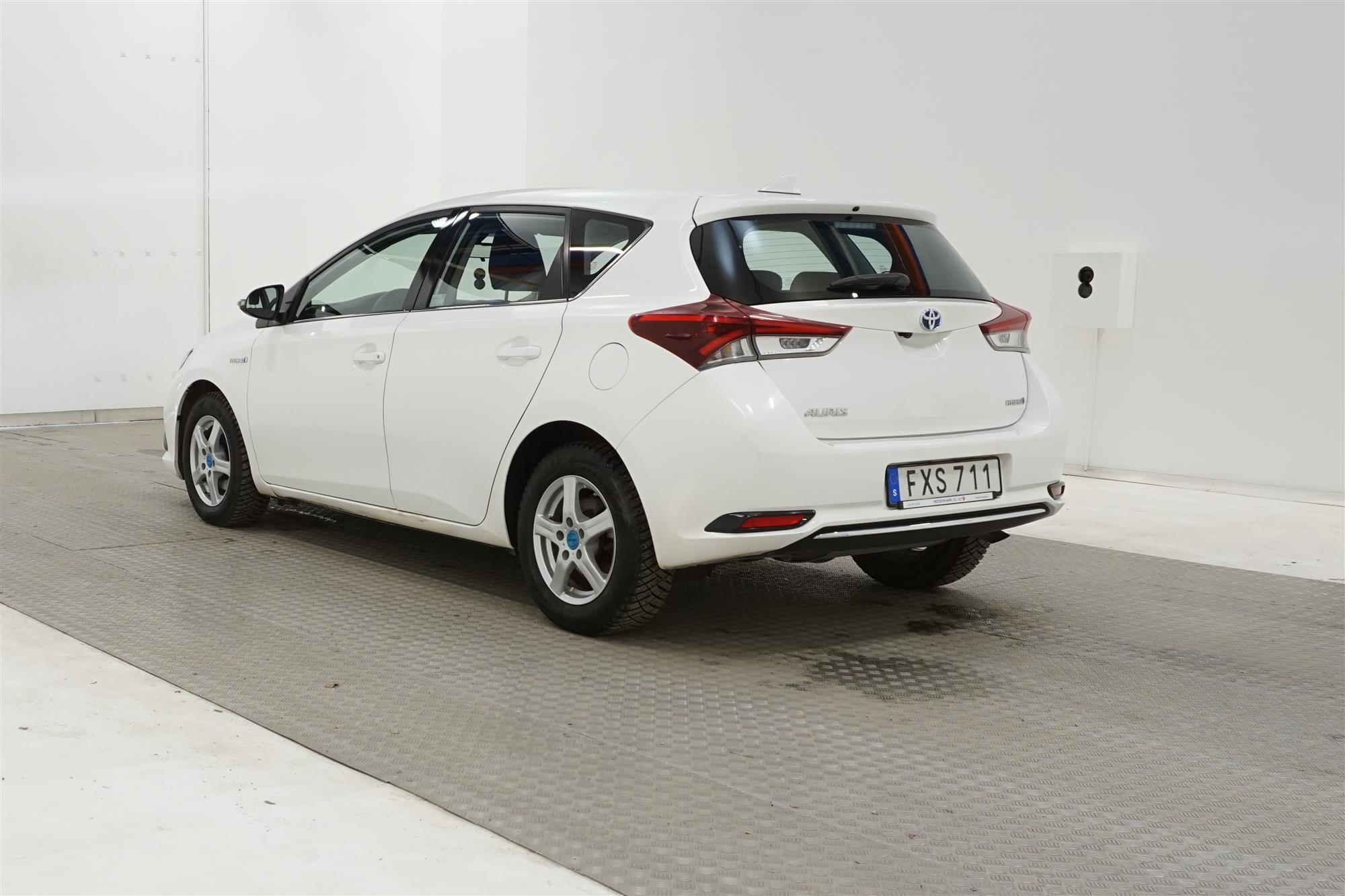 Toyota Auris Hybrid e-CVT 136hk B-Kam Låg Skatt 0,36L/mil