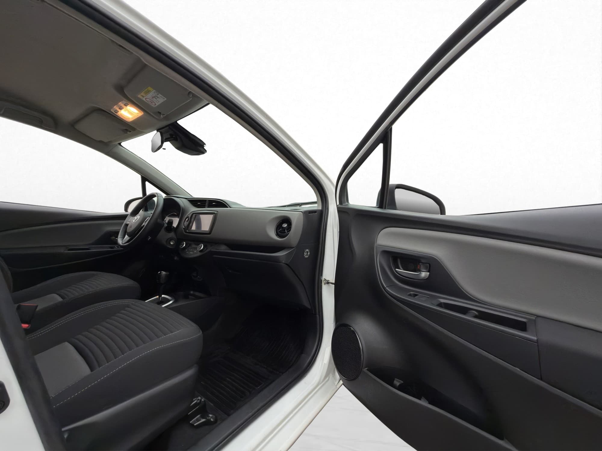 Toyota Yaris Hybrid e-CVT 101hk Active Backkamera Bluetooth
