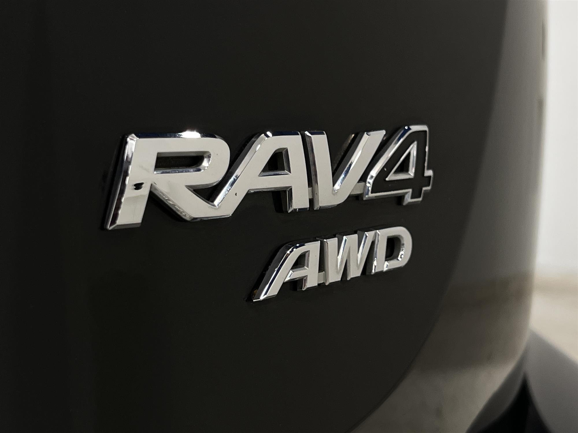Toyota RAV4 2.0 4WD 152hk Dragkrok Backkamera 0,6L/mil