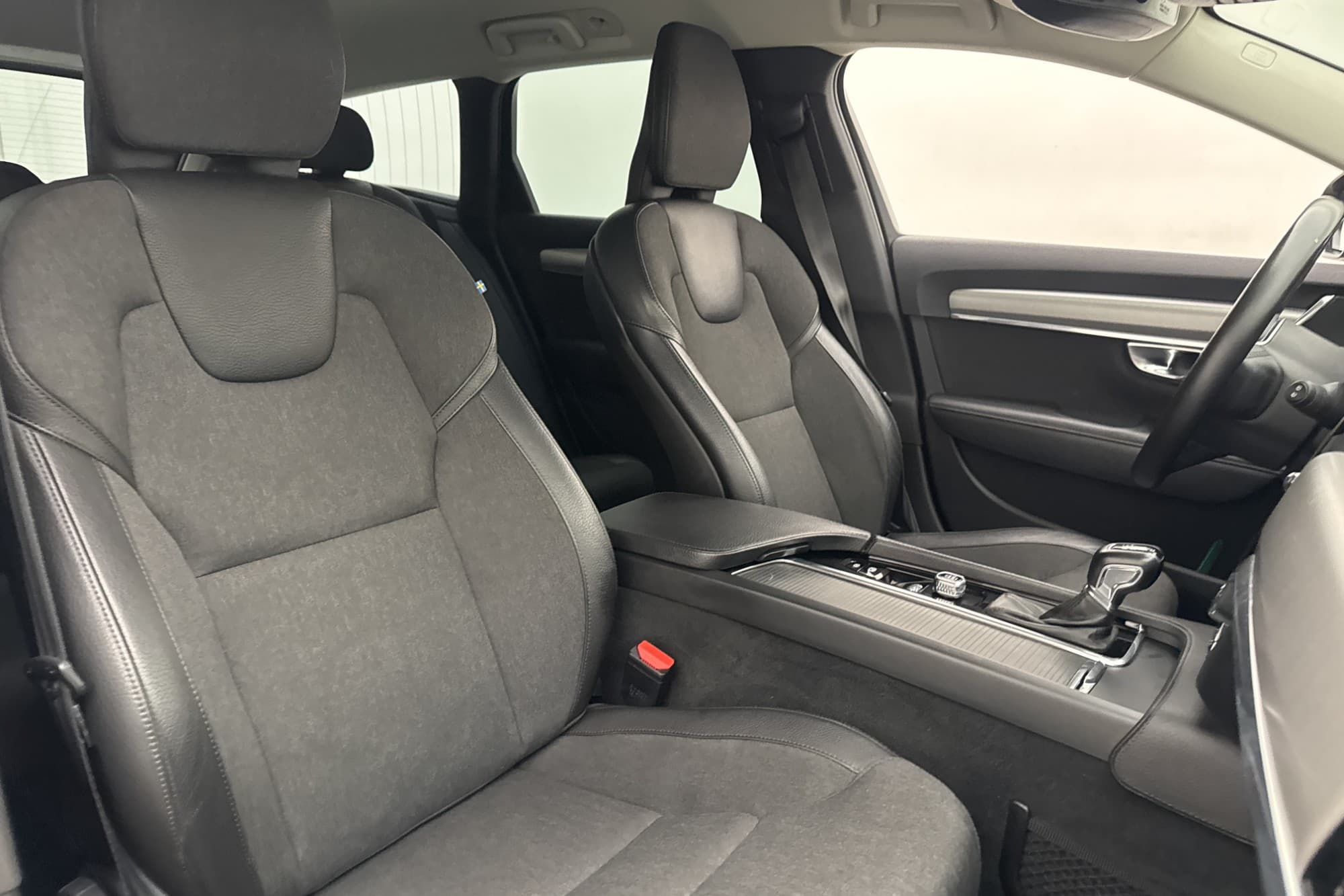 Volvo V90 D4 Momentum VOC Värmare Drag Kamera Navi Rattvärme