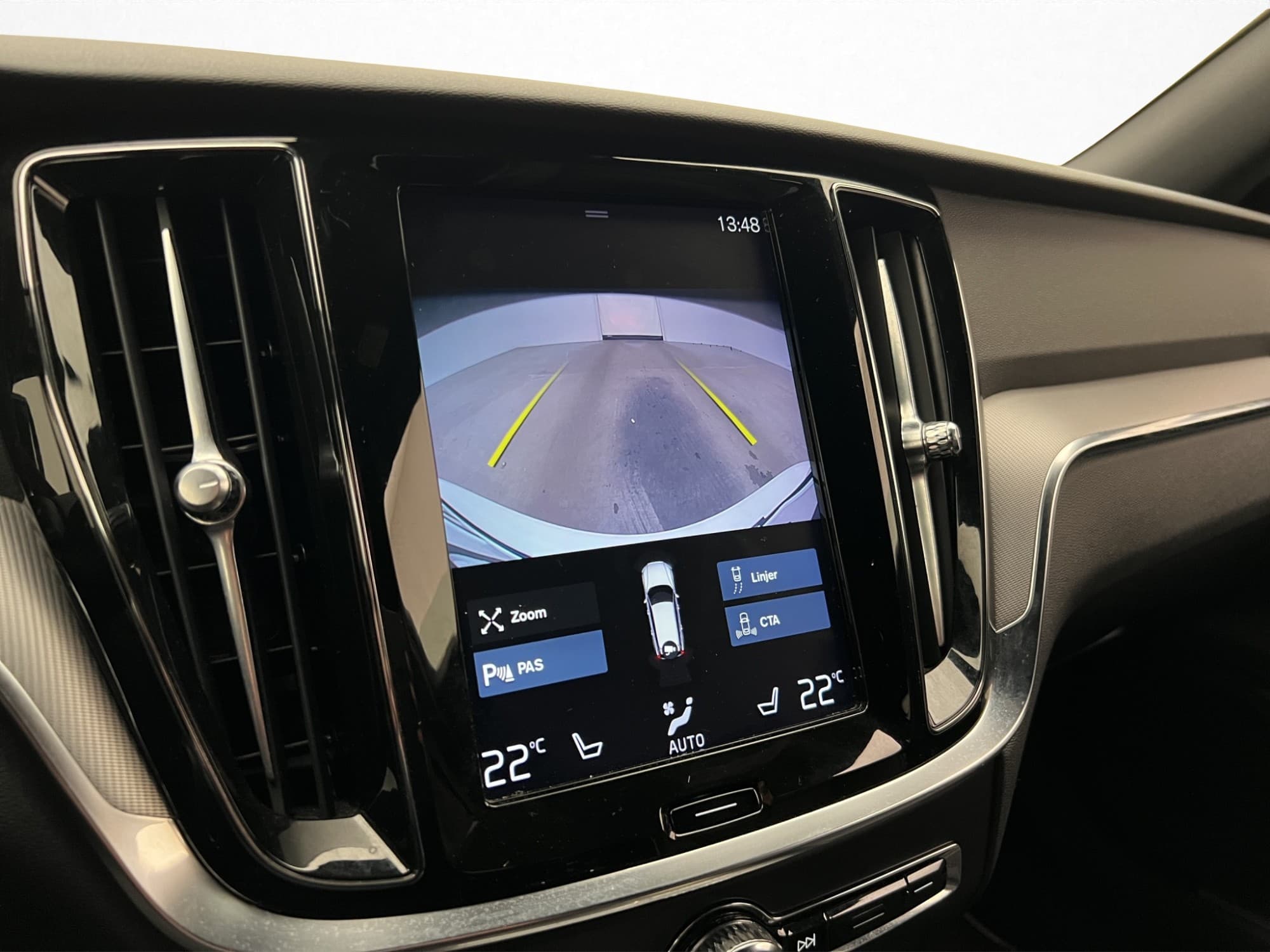 Volvo V60 T5 R-Design VOC Värmare BLIS Kamera Navi Elstol