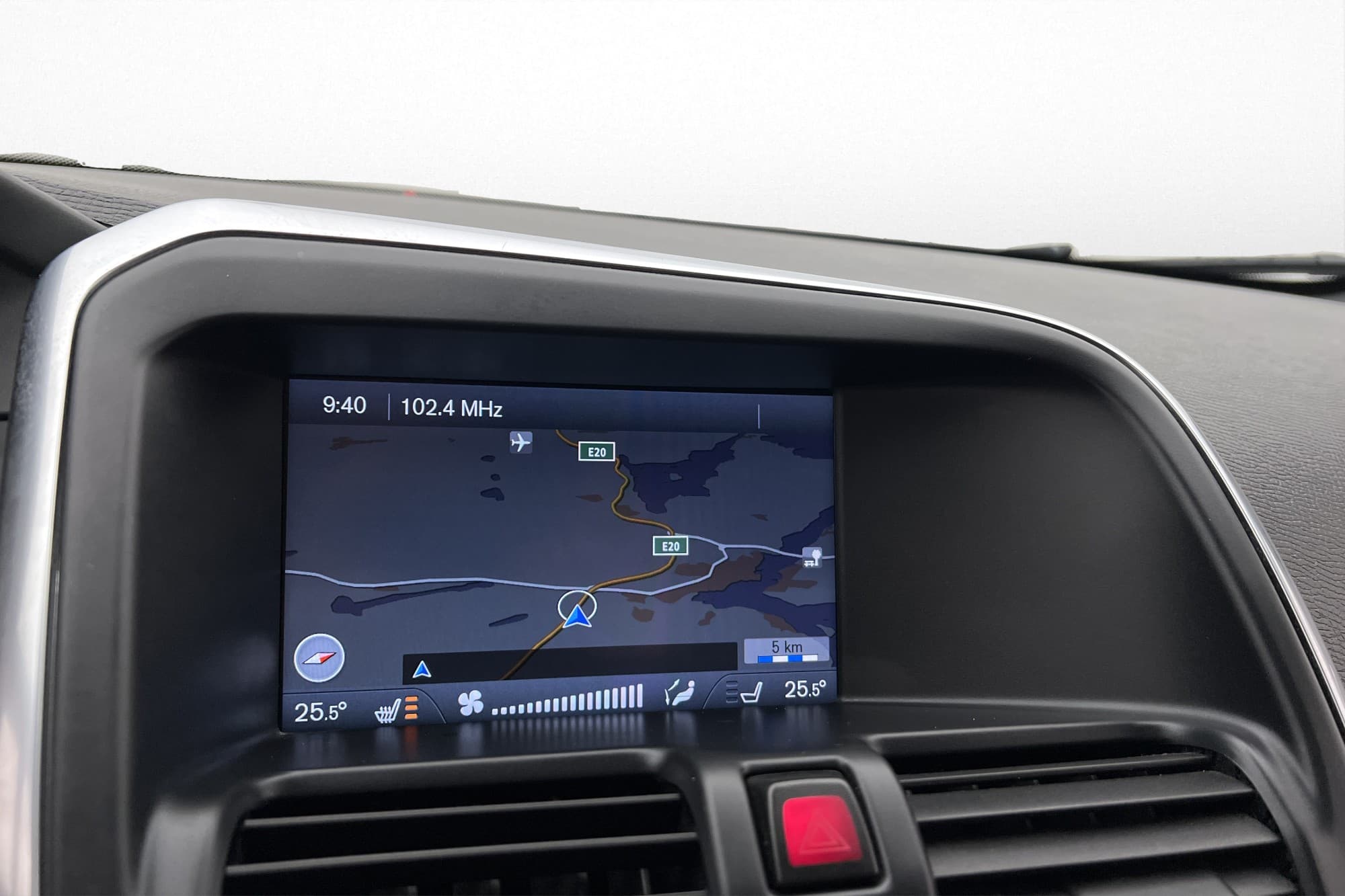 Volvo XC60 D4 AWD Summum Värmare VOC Pano Navi Skinn Drag