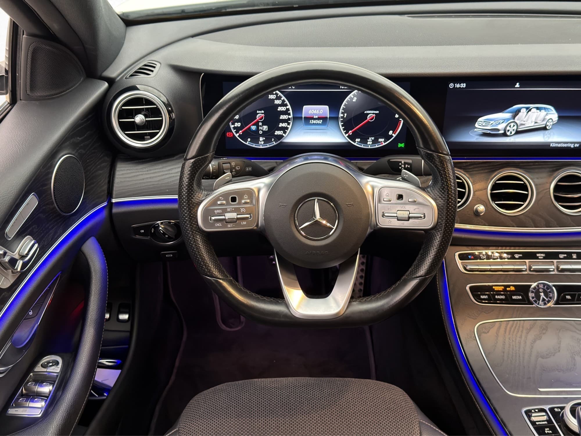 Mercedes-Benz E 220 T d 4M 194hk AMG Wide D-Värm 360° Drag