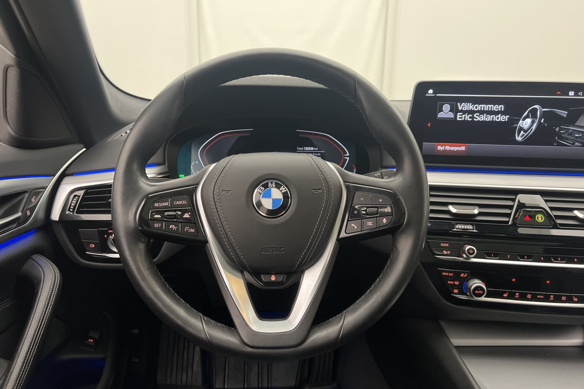 BMW 520d xDrive Touring Pano HiFi Kamera Skinn CarPlay MOMS