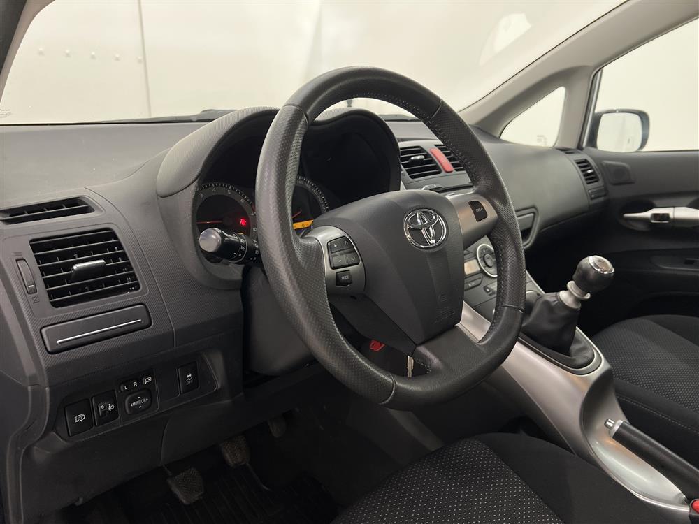 Toyota Auris 5-dörrar 1.6 132hk 2 Brukare Nyservad Låg Skatt