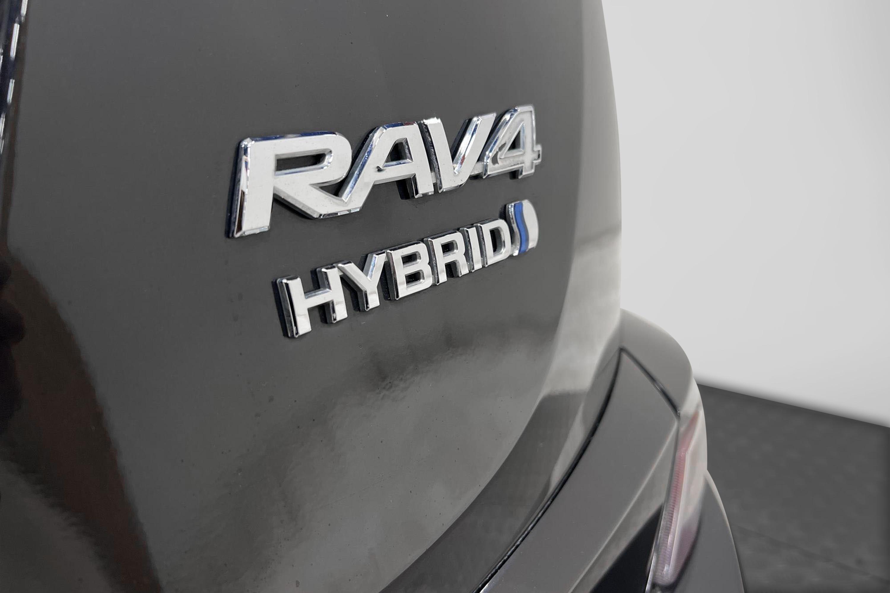 Toyota  Hybrid 2.5 AWD CVT 197hk M-Värm B-Kam Drag 0,56L/mil