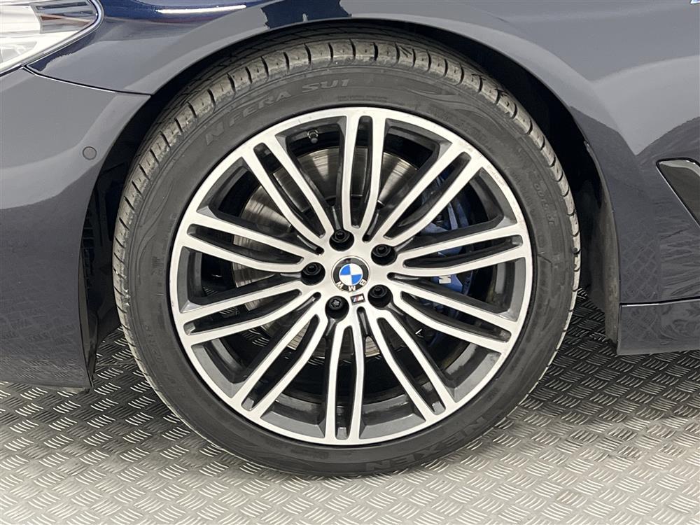 BMW 530d xDrive 265hk M-Sport T-lucka Värmare Navi Kamera