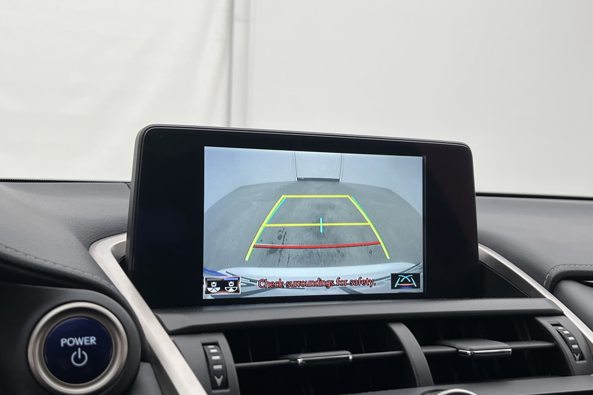 Lexus NX 300h AWD 2.5 Comfort Kamera Adapt-fart Keyless LED