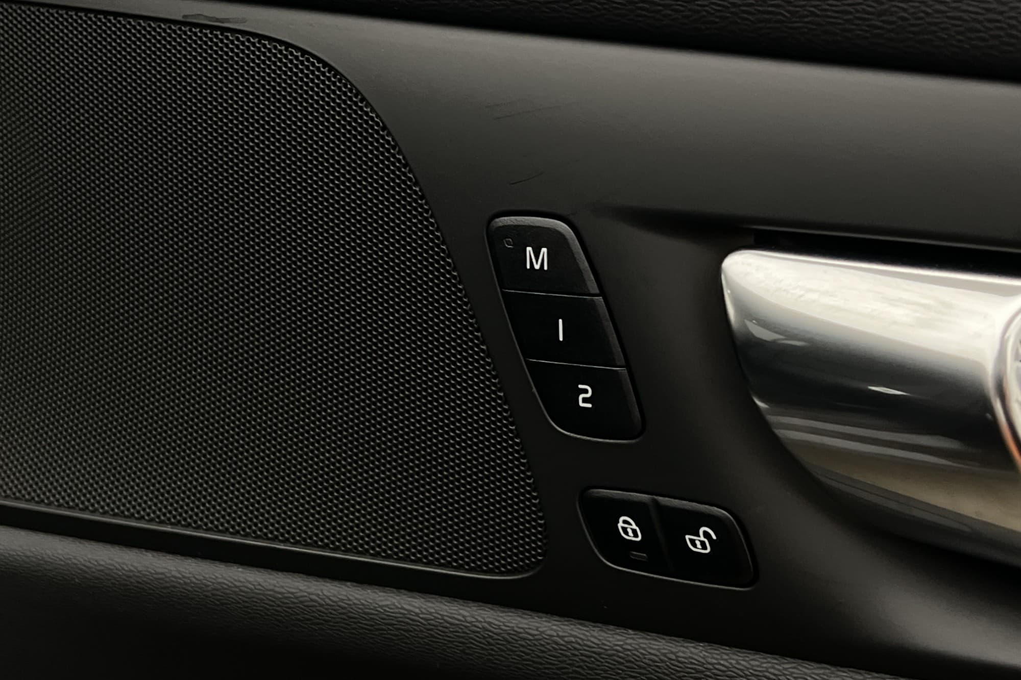 Volvo V60 Recharge T6 AWD Plus Dark Pano Läder Värm MOMS