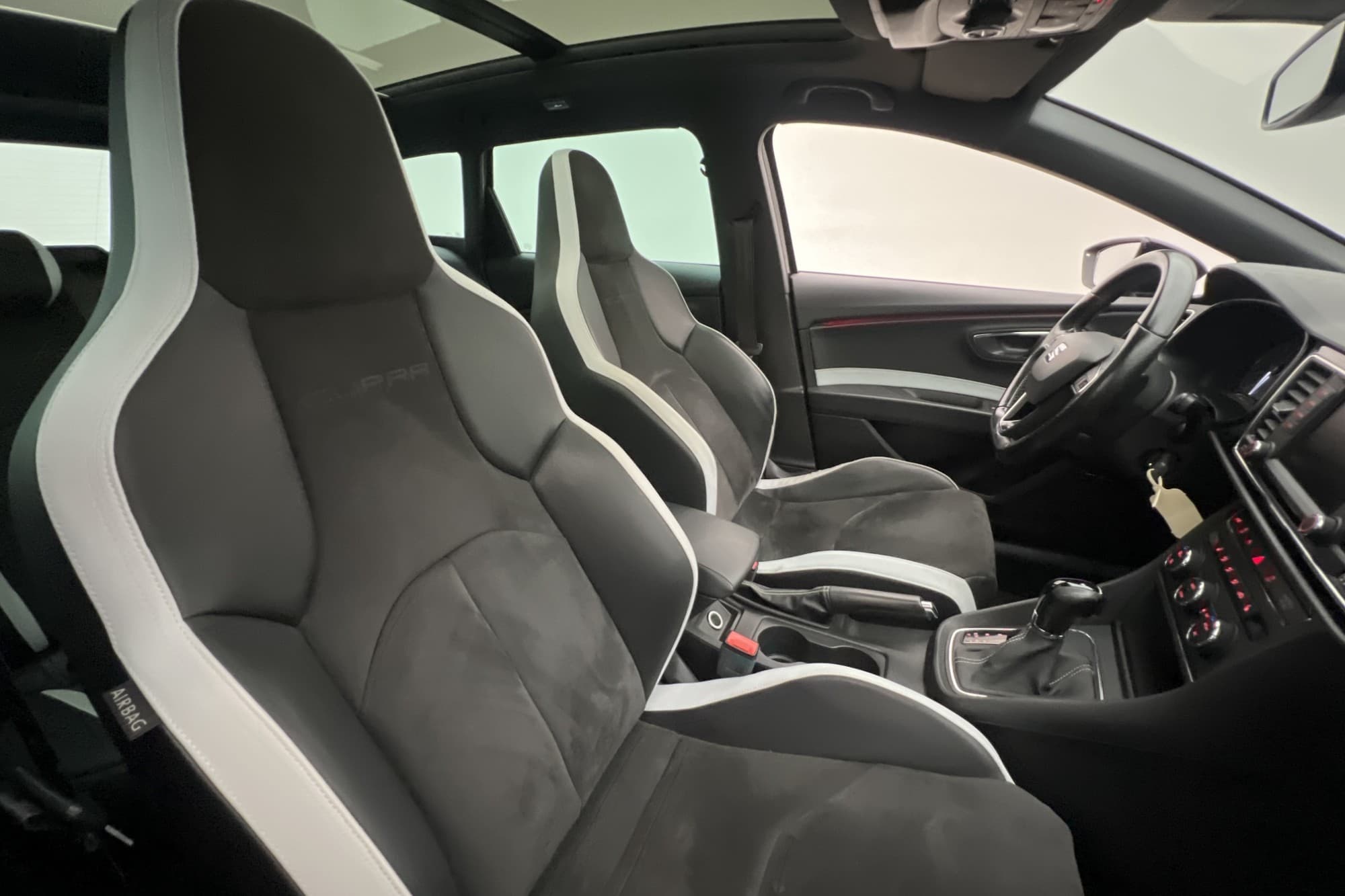 Seat Leon Cupra ST 290hk Panorama Brembo DCC Seat-Sound Navi